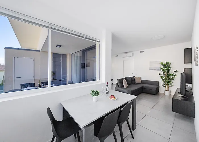 Katya By Whale Homes *