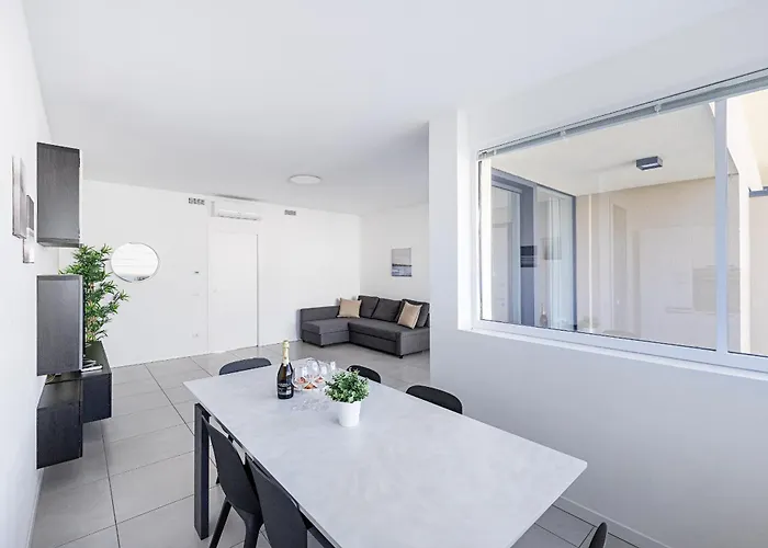 Katya By Whale Homes *